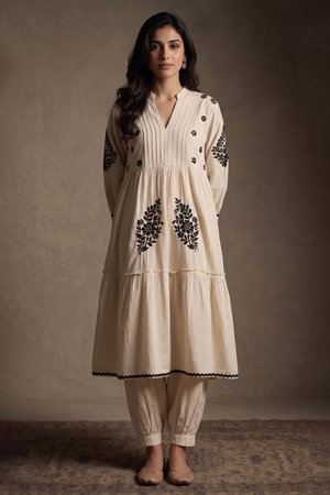 Halo – Hand-Embroidered Chikankari 2 Piece