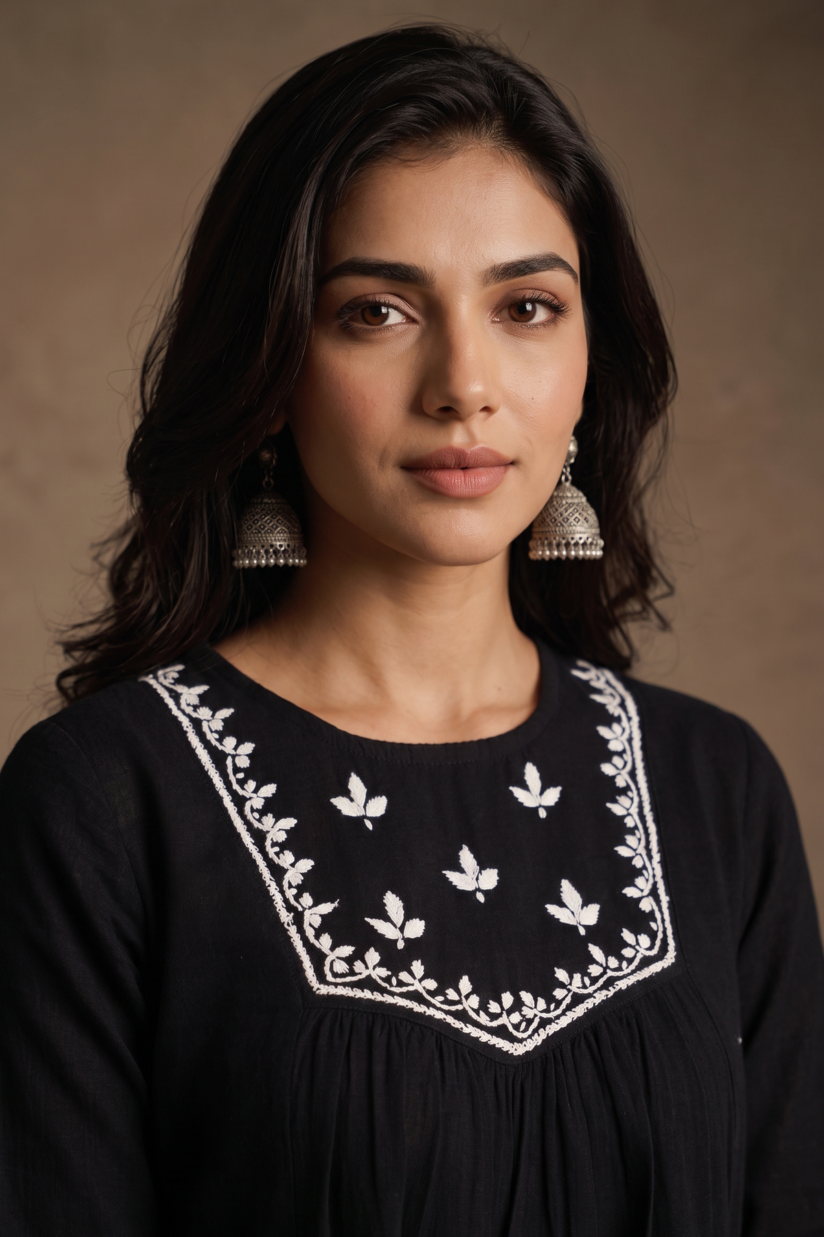 Vante – Hand-Embroidered Chikankari 2 Piece