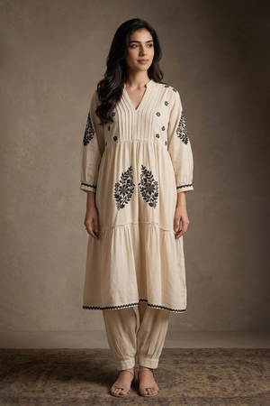 Halo – Hand-Embroidered Chikankari 2 Piece