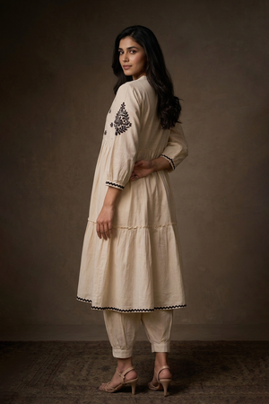Halo – Hand-Embroidered Chikankari 2 Piece
