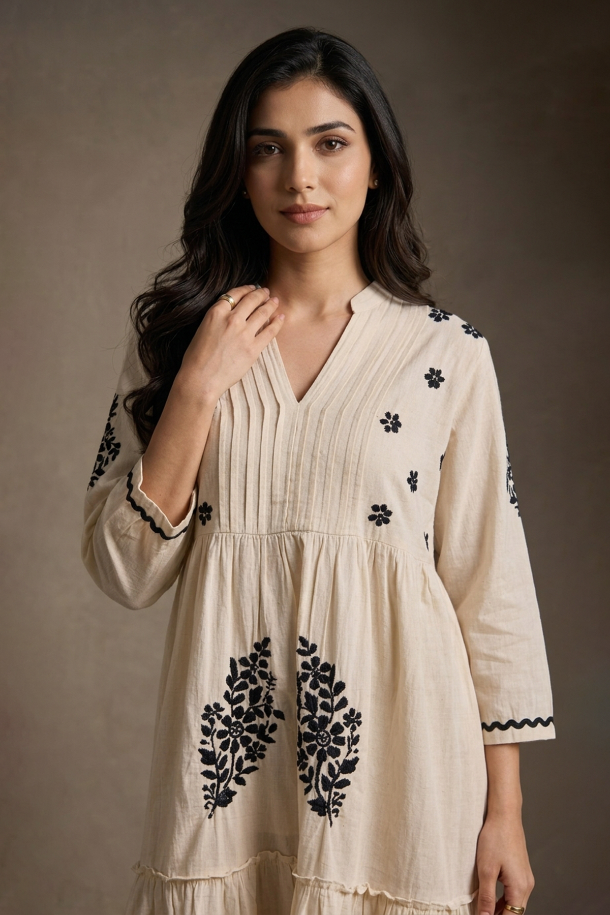 Halo – Hand-Embroidered Chikankari 2 Piece