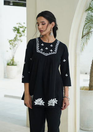 Vante – Hand-Embroidered Chikankari 2 Piece