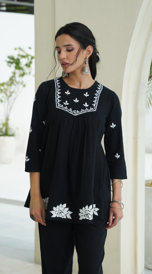 Vante – Hand-Embroidered Chikankari 2 Piece
