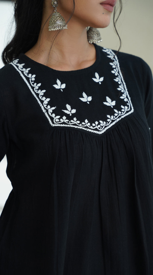 Vante – Hand-Embroidered Chikankari 2 Piece