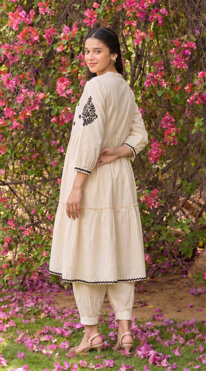 Halo – Hand-Embroidered Chikankari 2 Piece