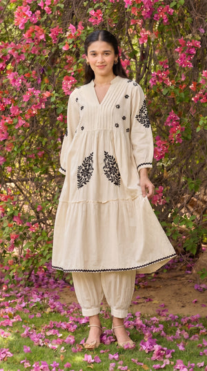Halo – Hand-Embroidered Chikankari 2 Piece