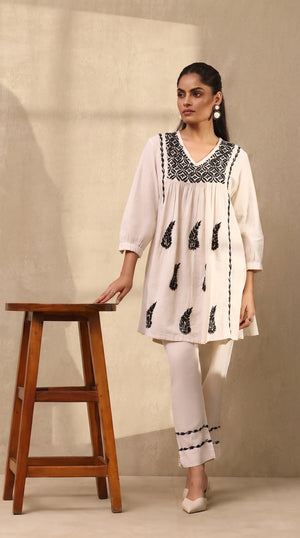 Oasis – Hand-Embroidered Chikankari 2 Piece