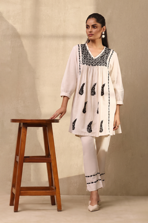 Oasis – Hand-Embroidered Chikankari 2 Piece